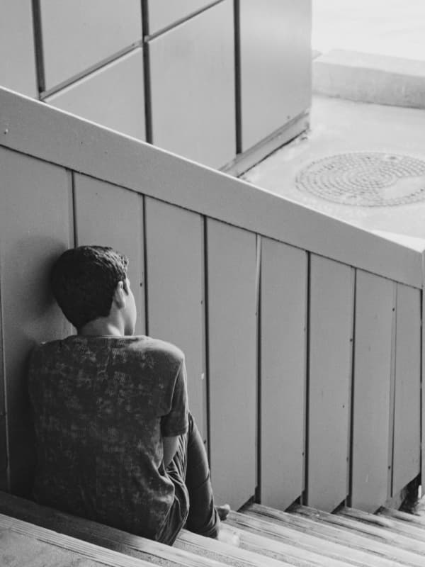 adolescents difficultés relationnelles, mal-être, isolement, harcèlement, psy, thérapie